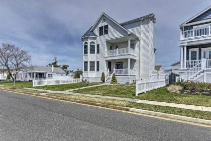 Coastal Home with Outdoor Shower 4Mi to Atlantic City - image 4