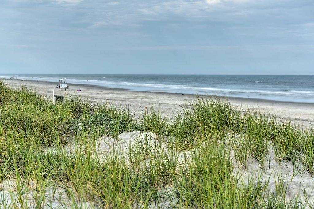 Brigantine Beach Retreat Swim Fish and Shop! - image 3