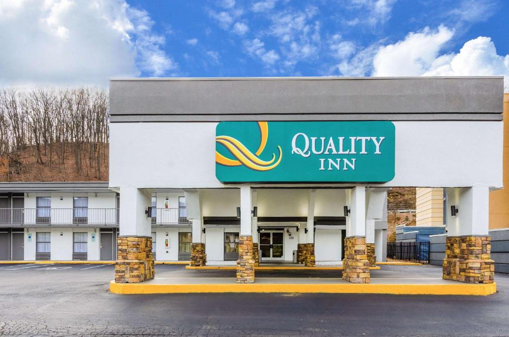 Quality Inn - image 3