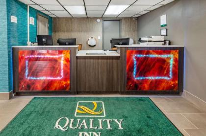 Quality Inn - image 8