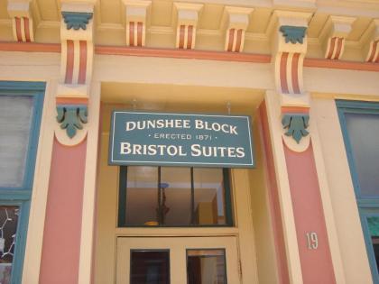 Bristol Suites - image 13