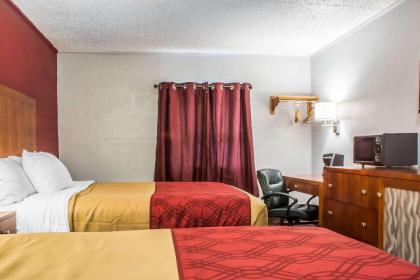 Econo Lodge Brockport - image 13