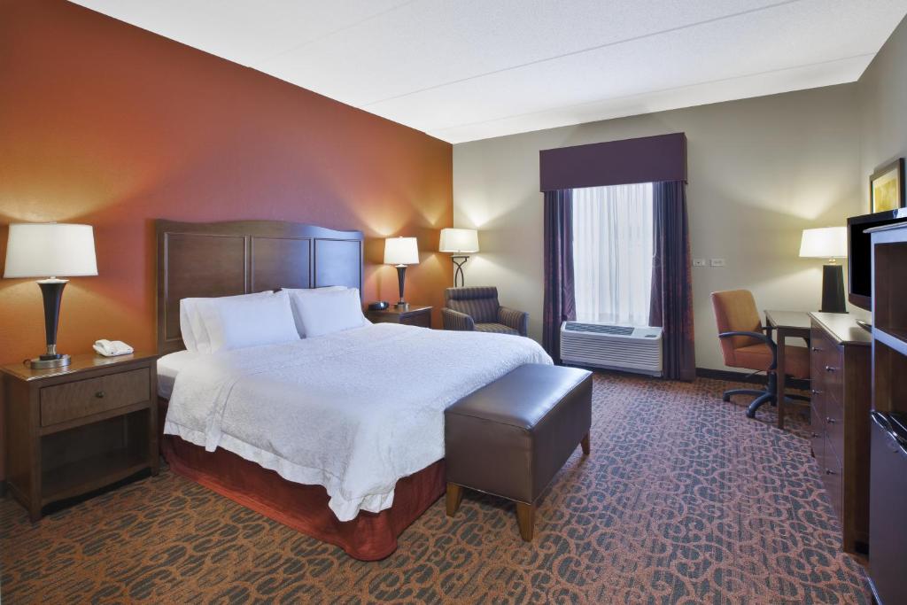 Hampton Inn Brockport - image 6