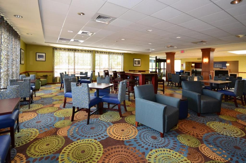 Holiday Inn Express Boston Brockton an IHG Hotel - image 4