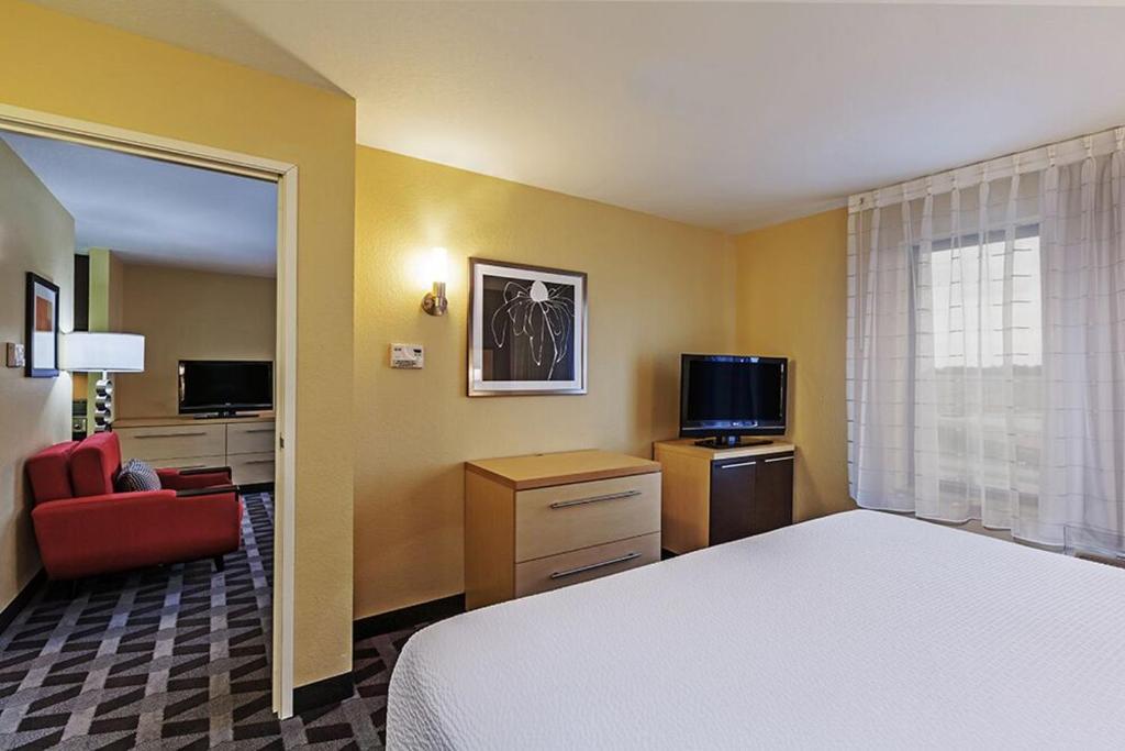 TownePlace Suites by Marriott Tulsa Broken Arrow - image 7