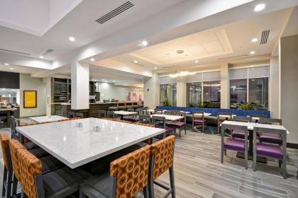 Hilton Garden Inn Tulsa-Broken Arrow OK - image 8