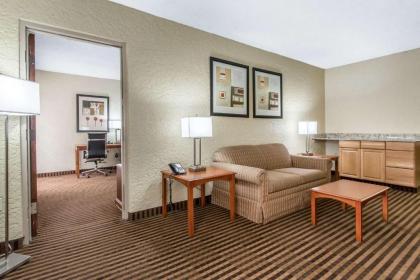 Clarion Hotel Broken Arrow - Tulsa - image 12