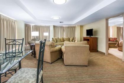 Clarion Hotel Broken Arrow - Tulsa - image 13