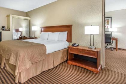 Clarion Hotel Broken Arrow - Tulsa - image 9