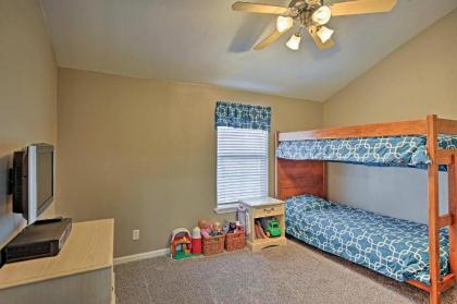 Convenient Family-Friendly Home - 20 Min to Tulsa! - image 9