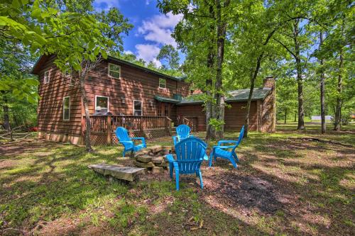 Cozy Broken Bow Cabin with Hot Tub - 5 Mins to Lake! - main image