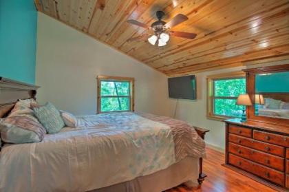 Cozy Broken Bow Cabin with Hot Tub - 5 Mins to Lake! - image 2