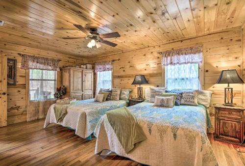 Broken Bow Cabin with Hot Tub and Fire Pit By Lake - main image