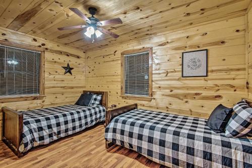 Starlight Cabin in Broken Bow with Hot Tub! - image 3