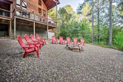 Lux Cabin with Hot Tub 13mins to Broken Bow Lake - image 3