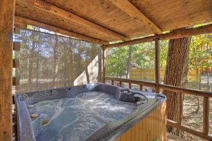 Broken Bow Cabin with Hot Tub and BBQ - 4 Mi to Lake! - image 5