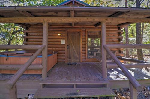 Peaceful Cabin 4 Mi to Broken Bow Lake with Hot Tub! - image 2