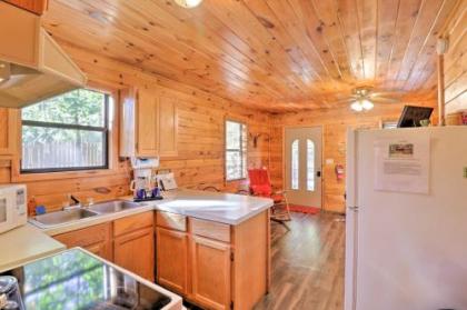 Cozy Cabin with Grill and Spa 4Mi to Broken Bow Lake! - image 4