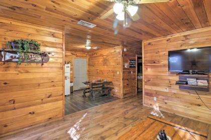 Starstruck Cabin with Spa 4 Mi to Broken Bow Lake! - image 10