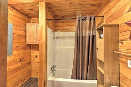 Starstruck Cabin with Spa 4 Mi to Broken Bow Lake! - image 11