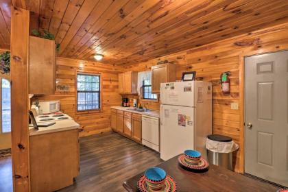 Starstruck Cabin with Spa 4 Mi to Broken Bow Lake! - image 7