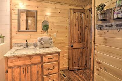 Broken Bow Sanctuary with Hot Tub and Deck Less Than 7 Mi to Lake! - image 15