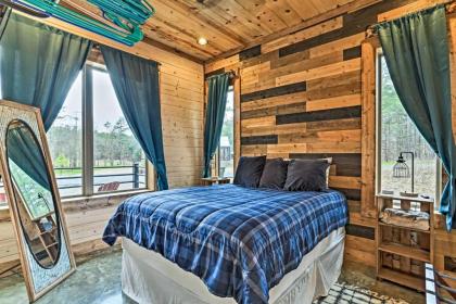 Updated Pet-Friendly Cabin 5Mi to Broken Bow Lake - image 17