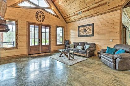 Updated Pet-Friendly Cabin 5Mi to Broken Bow Lake - image 2