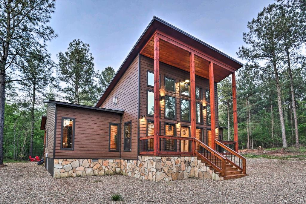 Dreamy Deluxe Cabin with Hot Tub and Outdoor Fireplace! - image 2