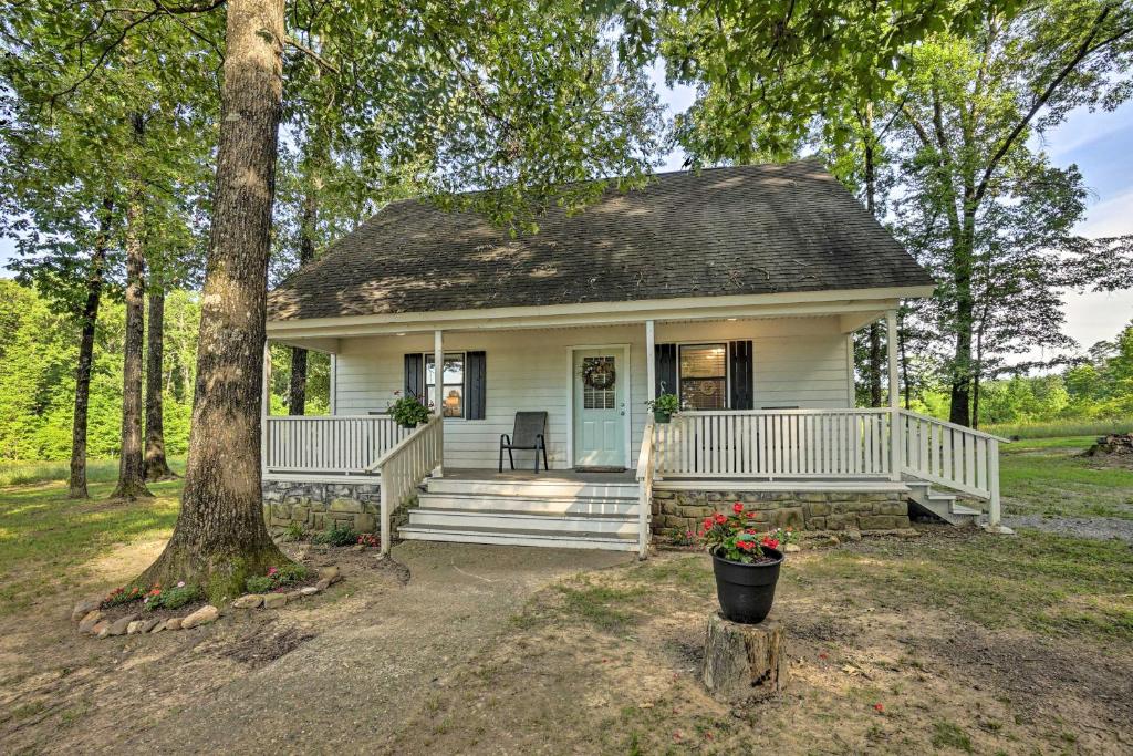 Broken Bow Cottage Less Than 20 Mi to Beavers Bend! - main image