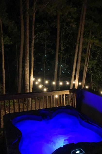 Paddles Up Broken Bow Getaway with Hot Tub! - image 17