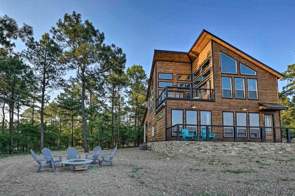 Modern Cabin with Hot Tub and Panoramic Views! - main image