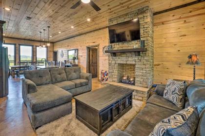 Modern Cabin with Hot Tub and Panoramic Views! - image 2