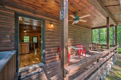 Centrally Located Broken Bow Cabin with Hot Tub - image 15