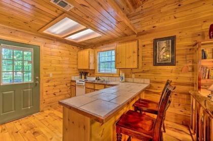 Centrally Located Broken Bow Cabin with Hot Tub - image 7