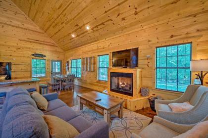 Cabin with Games and Hot Tub 4 Mi to Beavers Bend! - image 2