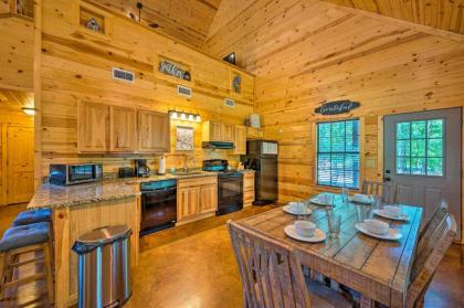 Cabin with Games and Hot Tub 4 Mi to Beavers Bend! - image 7