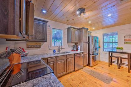 Relaxed Oklahoma Retreat Broken Bow Bungalow - image 15