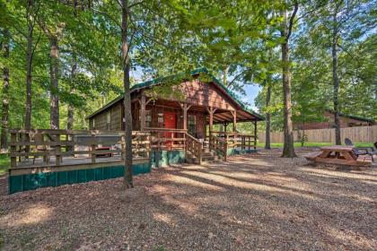 Relaxed Oklahoma Retreat Broken Bow Bungalow - image 18