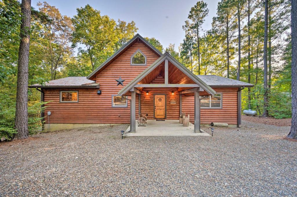 Creekside Cabin with Deck Hot Tub and Fire Pit! - image 3