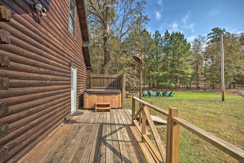 Pet-Friendly Cabin Retreat with Private Hot Tub - image 6