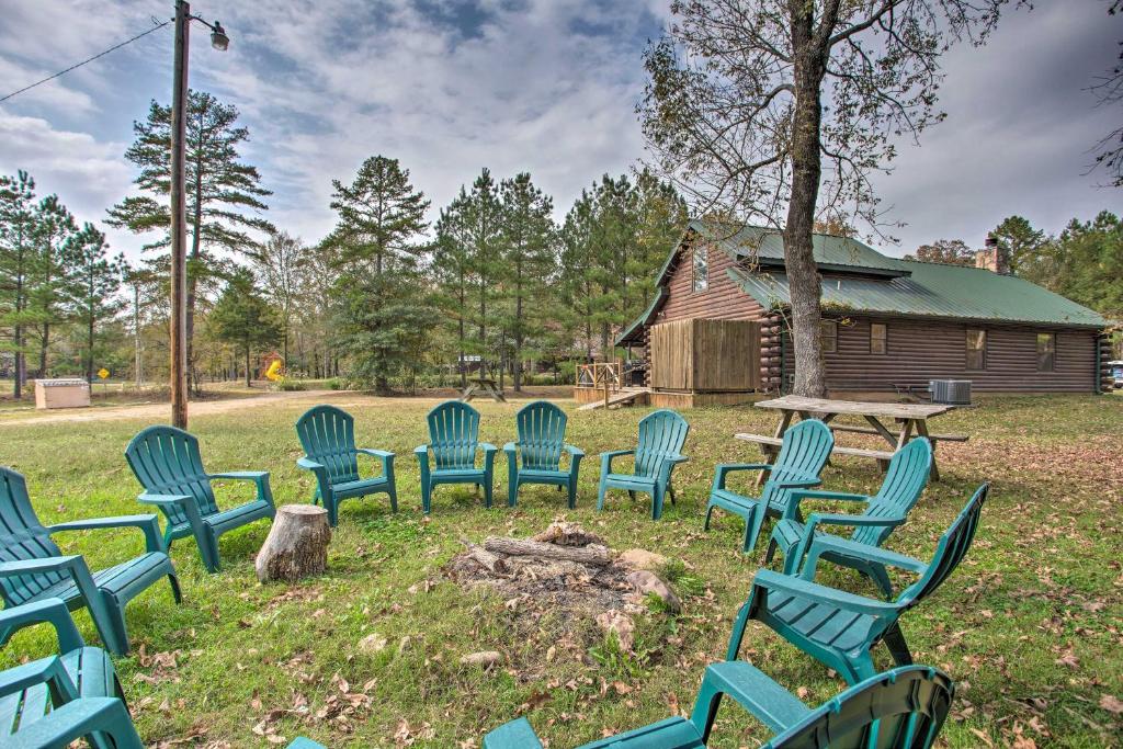 Pet-Friendly Cabin Retreat with Private Hot Tub - image 7