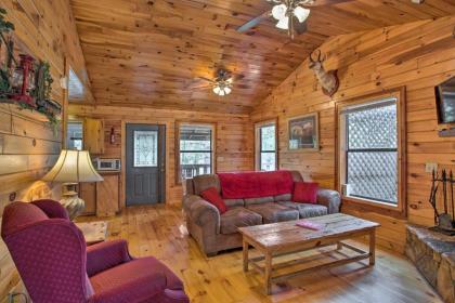 Pet-Friendly Cabin 5 Miles to Broken Bow Lake - image 6