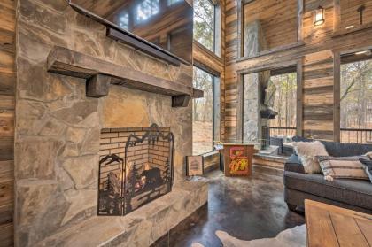 Luxe Cabin in the Woods Hot Tub and Yard Games - image 17