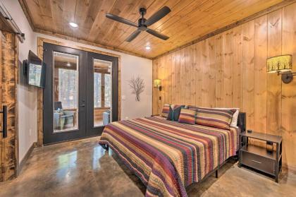 Luxe Lazy Dog Lodge with Hot Tub and Pool Table - image 12