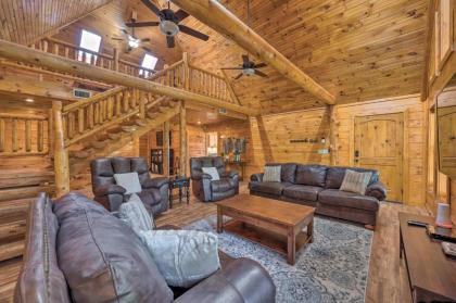 Broken Bow Retreat with Game Room and Hot Tub! - image 1