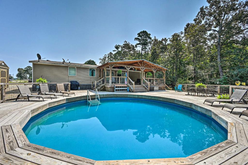 Pet-Friendly Broken Bow Home with Private Pool! - main image