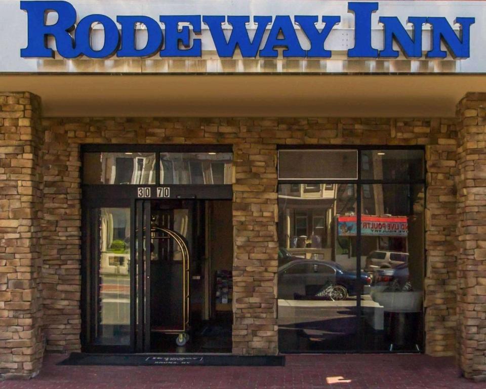 Rodeway Inn Bronx Zoo - main image