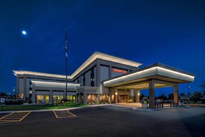 Hampton Inn Milwaukee Brookfield - image 15