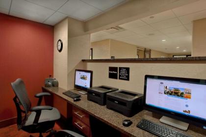 Hampton Inn Milwaukee Brookfield - image 17